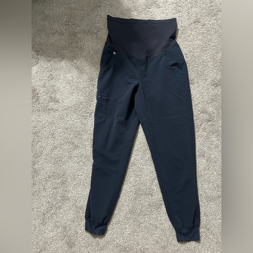 Figs Charcoal maternity jogger scrubs